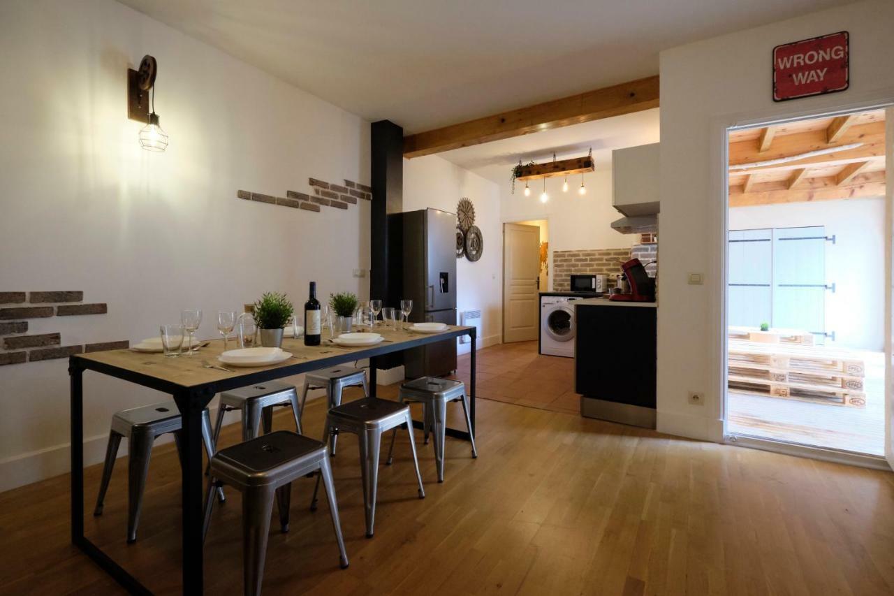 Melina - Appartement Dans Les Remparts De La Bastide Avec Parking Et Terrasse Carcassonne Exterior photo
